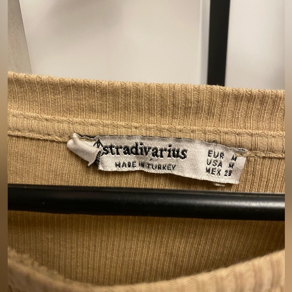 Fitted Crop Top - Picture 2 of 2